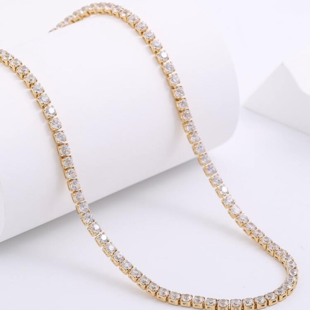 Elegant Gold Tennis Necklace
